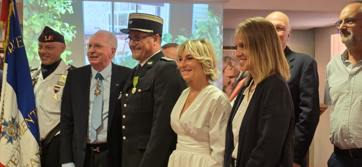 Remise le 28 septembre de l ordre du Mérite agricole au lieutenant colonel ingénieur principal à l office national des Forêts en charge du RTM des Alpes Maritimes.