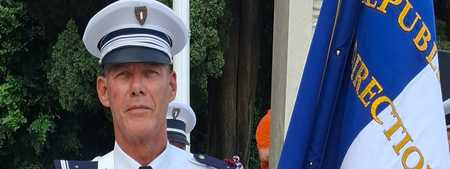 Pascal Gill Porte Drapeau Police Nationale 