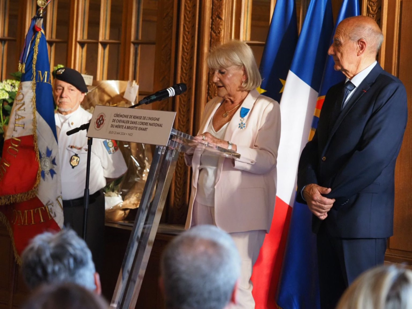 Brigitt Isnart remercient tous les personnes présentes