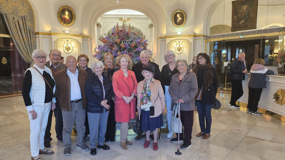 Le groupe dans le magnifique hall du egresco